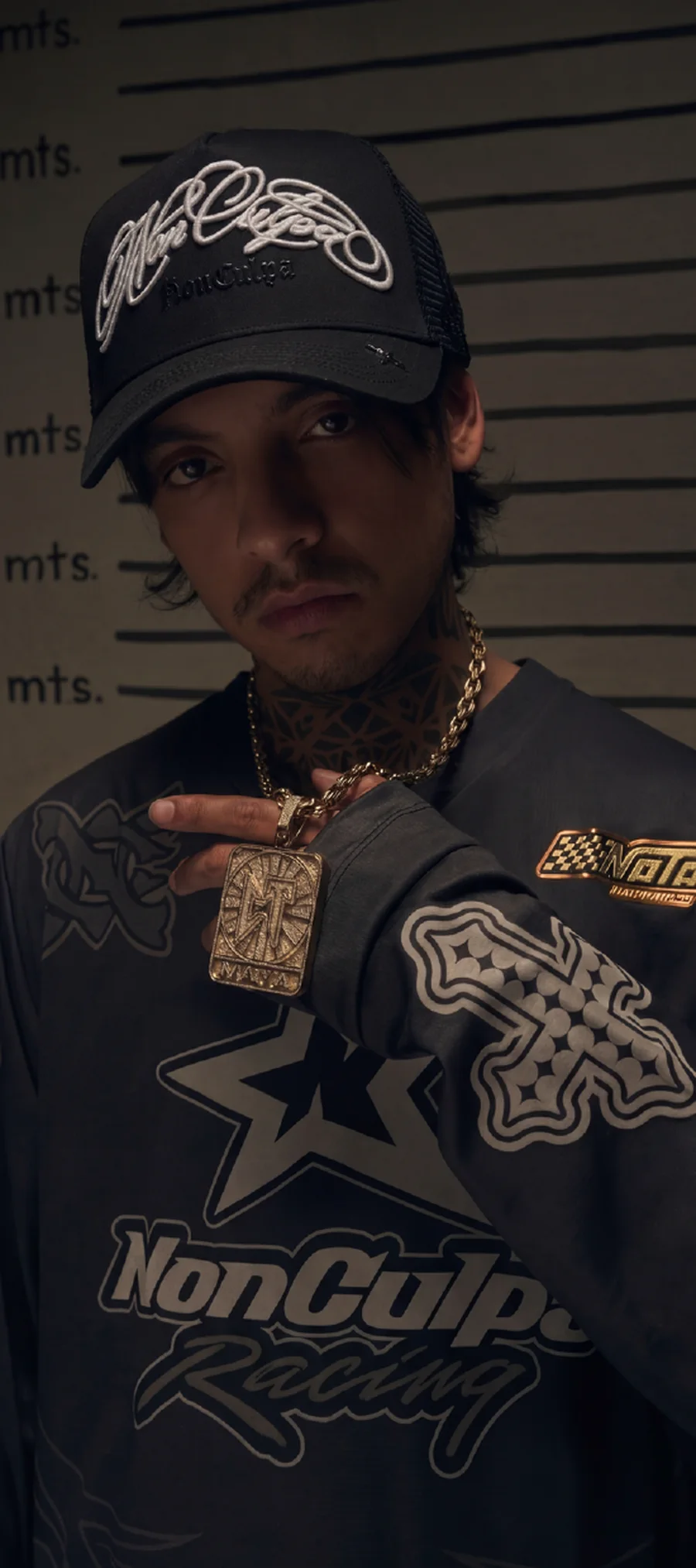 Natanael Cano con gorra NonCulpa x Cash Only